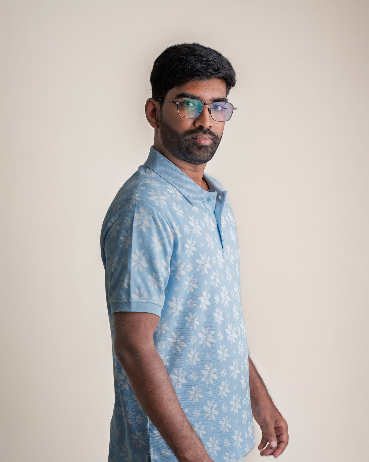 Side view of the Veela Polo showing design across the body.